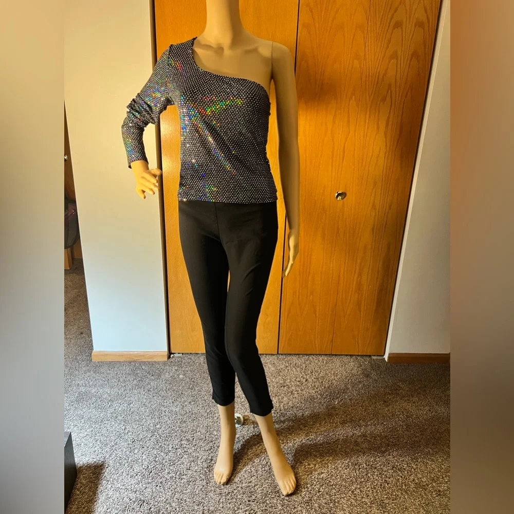 H&M Top - Picture 3 of 4